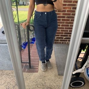 URBAN OUTFITTERS BDG CORDUROY MOM JEAN !